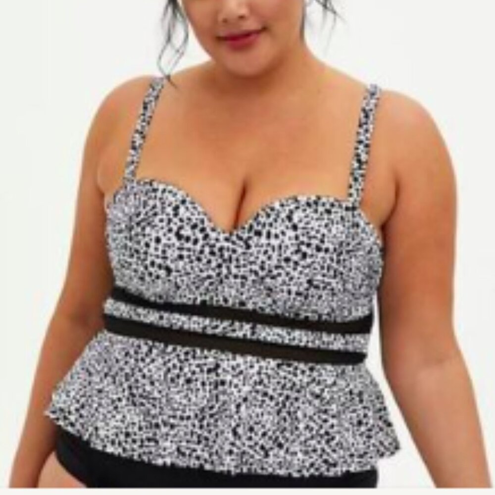 Torrid underwire cheetah peplum swim top (sz 2 DD/F)